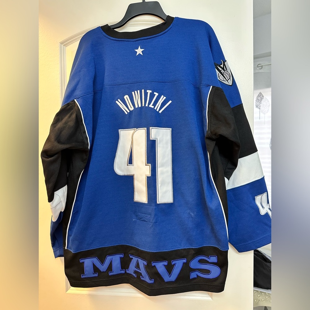 Ultra rare Dirk Nowitzki Zephyr Hockey Jersey NWOT 48 Dallas Mavericks MAVS NBA